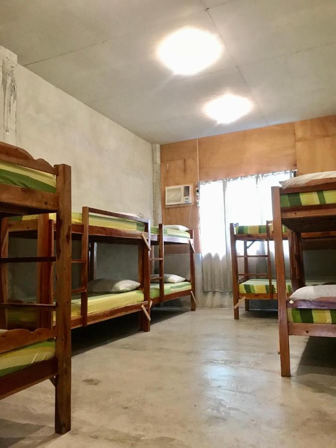 Sharky Hostel Oslob Eksteriør billede