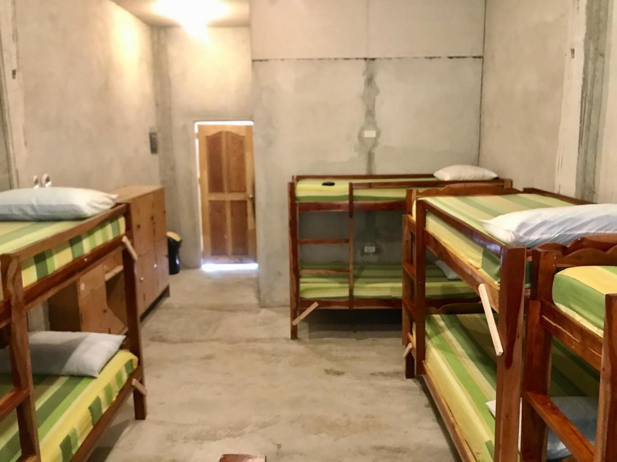 Sharky Hostel Oslob Eksteriør billede